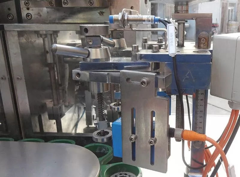 toothpaste tube sealing machine