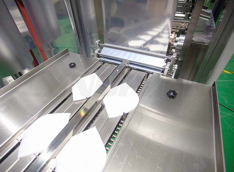 surgical mask packaging machine