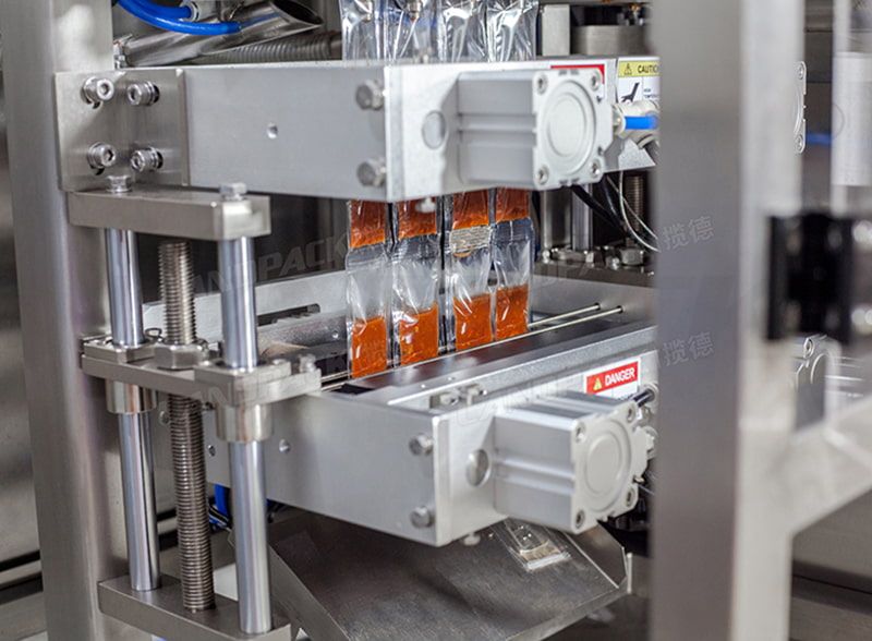 Automatic Multi Lane Sachet Packing Machine For Liquid Products