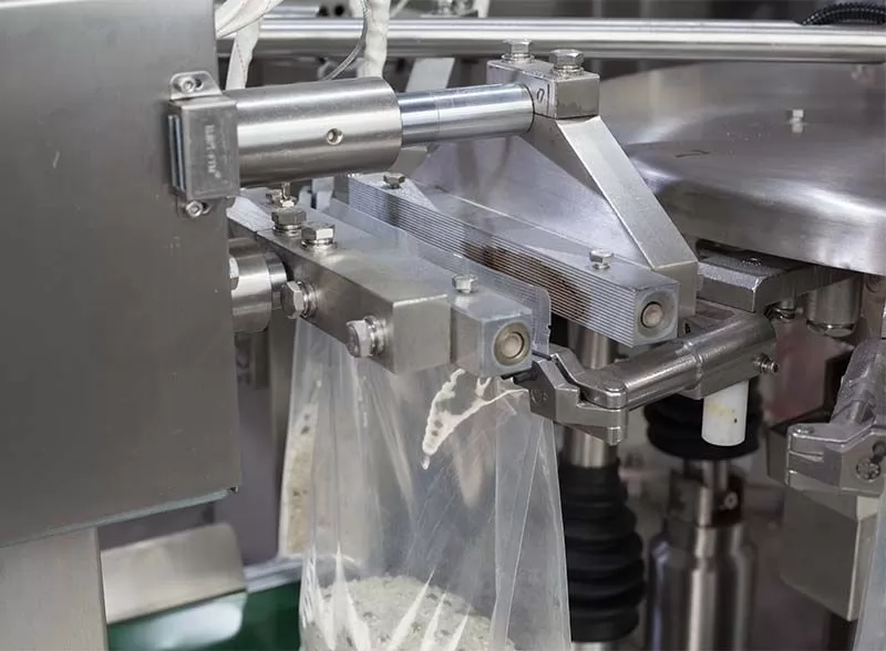 zip lock packing machine