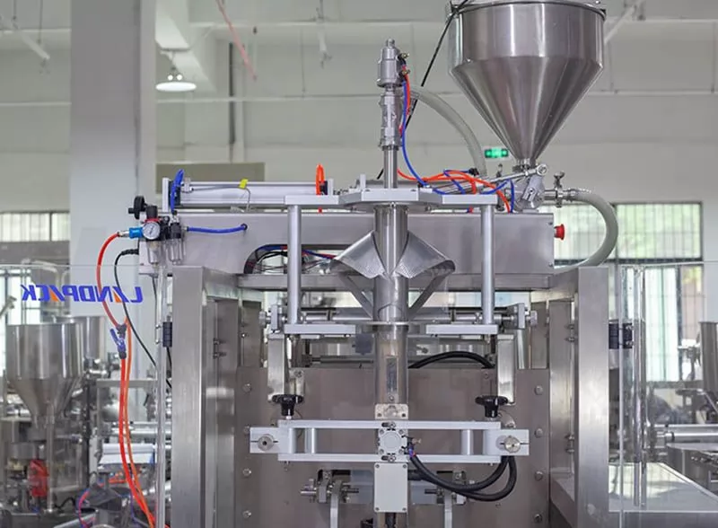 automatic liquid packaging machine