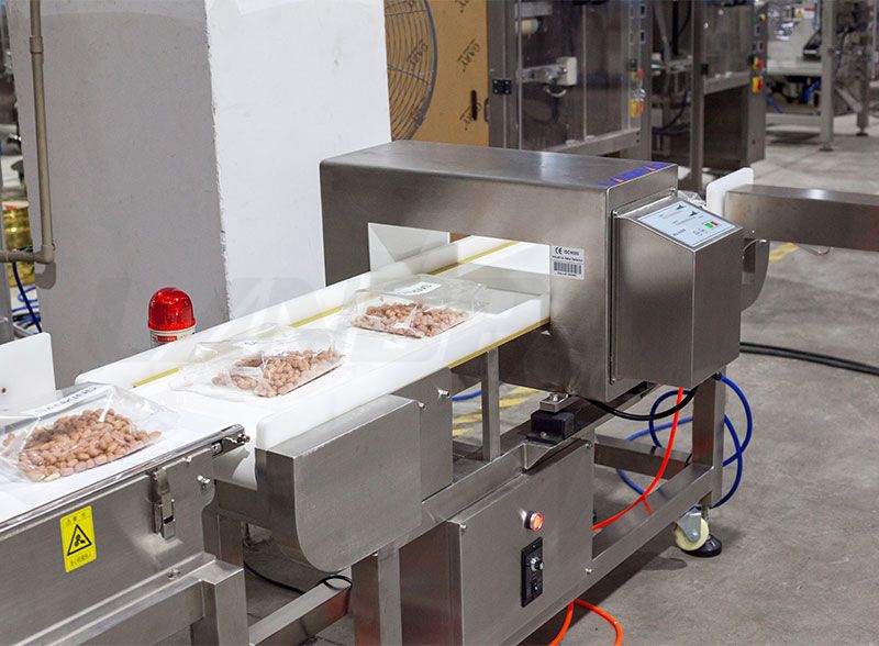 automatic snack packaging machine