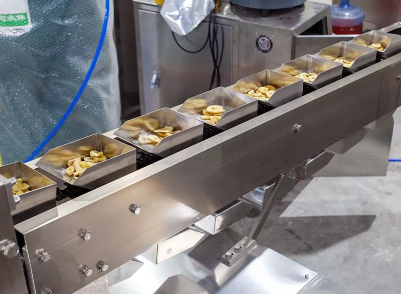 automatic snacks packing machine