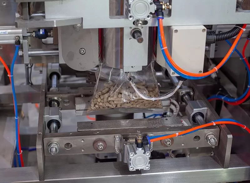 snacks pouch packing machine