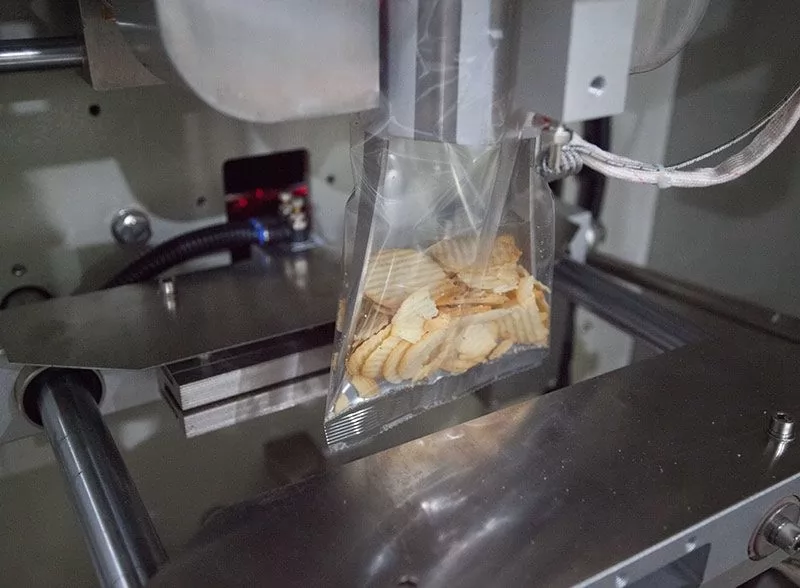 automatic potato chips packing machine