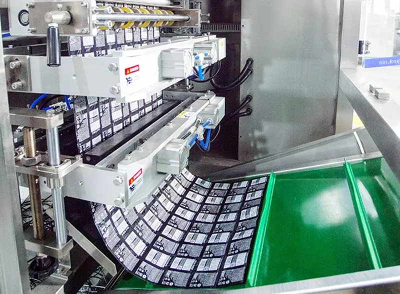 sachet filling and sealing machine